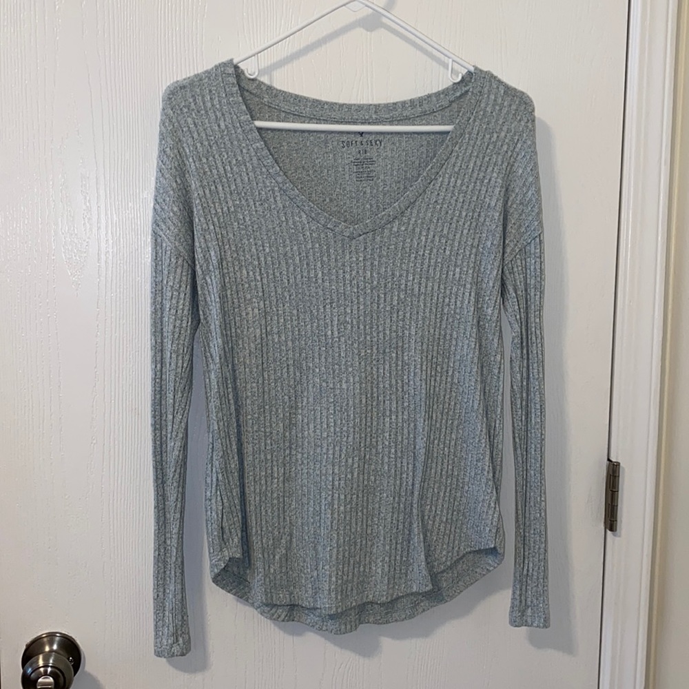 Women’s V-neck longsleeve